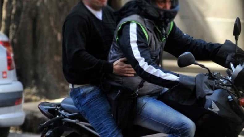 Rawson: persecución de película para detener a dos motochorros