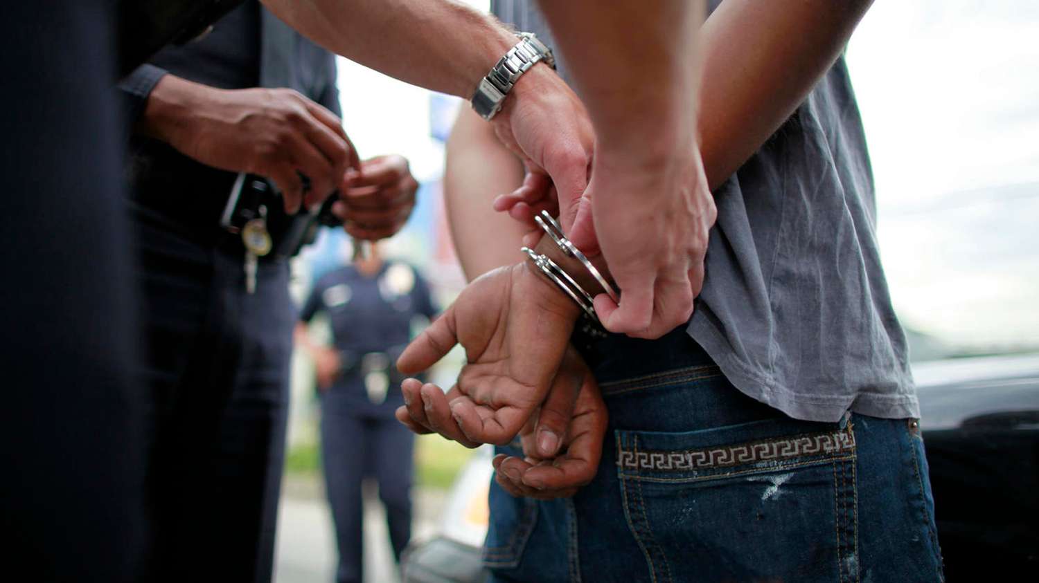Detuvieron a dos hombres por realizar una conexión clandestina de gas