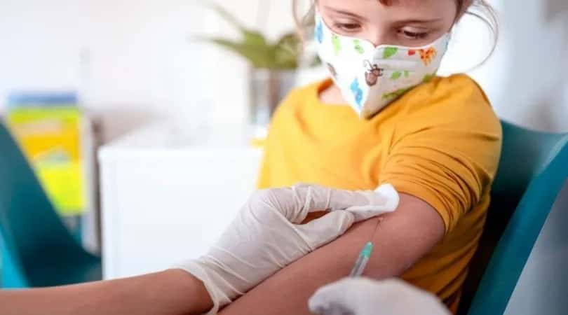 COVID-19: desde hoy se comenzará con la vacunación de refuerzo en niños de 5 a 11 años
