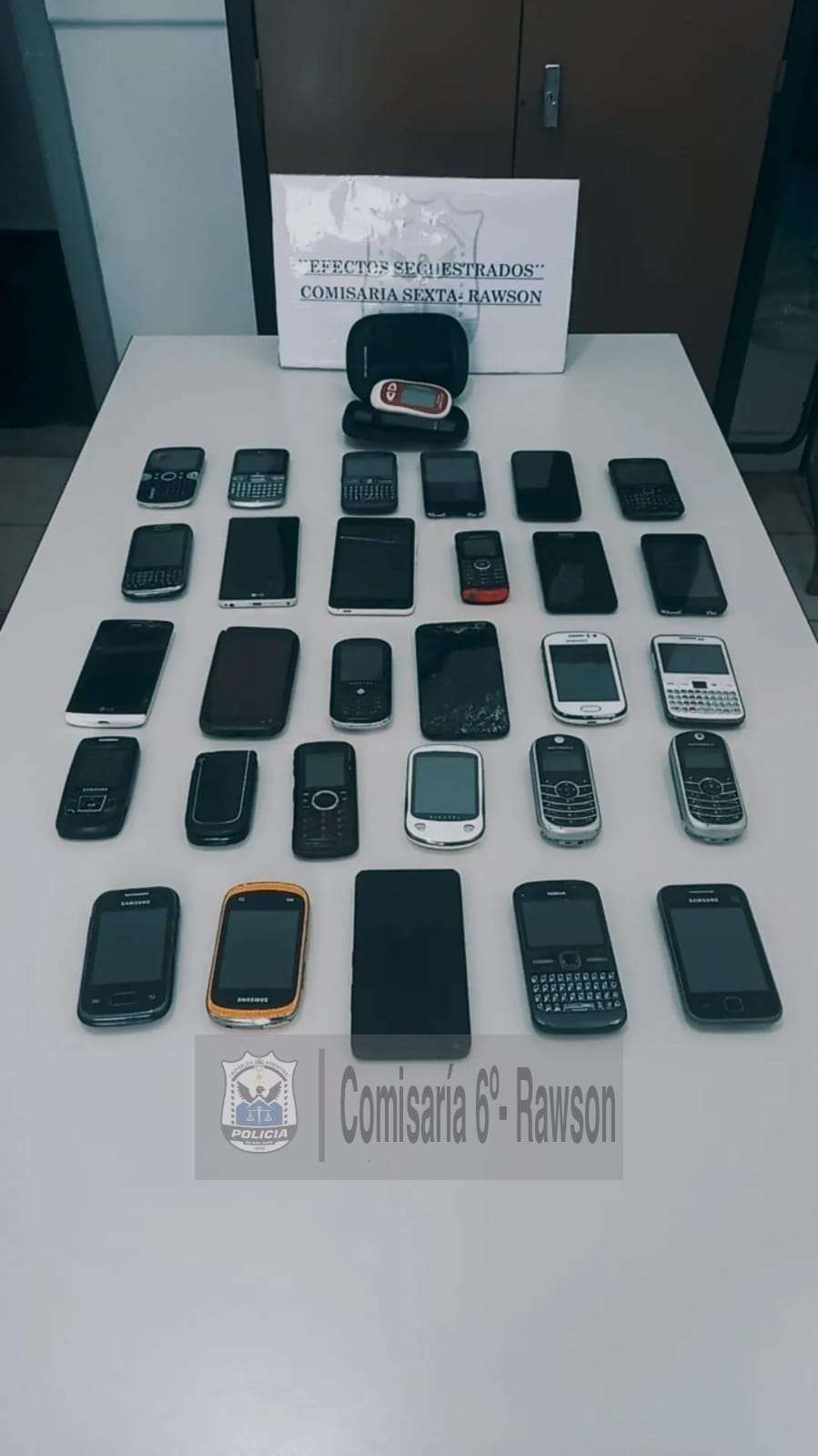 Realizaron cinco allanamientos en el B° La Estación: recuperaron 29 celulares robados