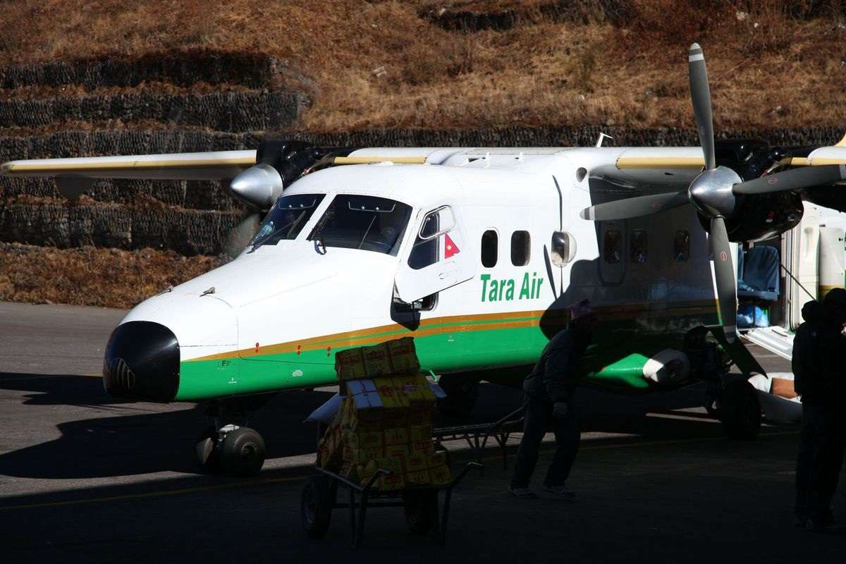 Desapareció un avión con 22 personas