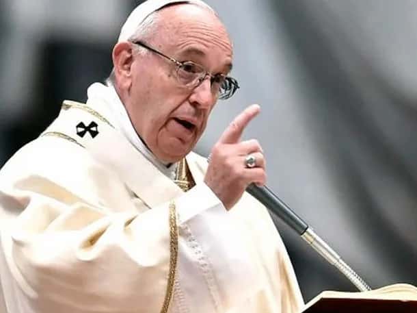 El sumo pontífice dio su discurso frente a 6.000 refugiados.