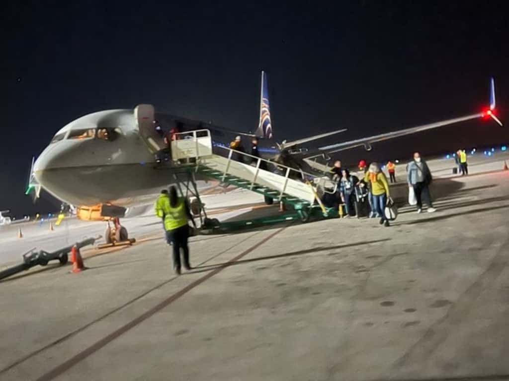 Un avión aterrizó de emergencia en el aeropuerto de Mendoza