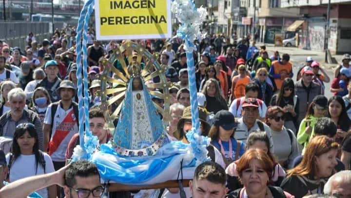 Miles de fieles participan de la 48° peregrinación al santuario de Luján