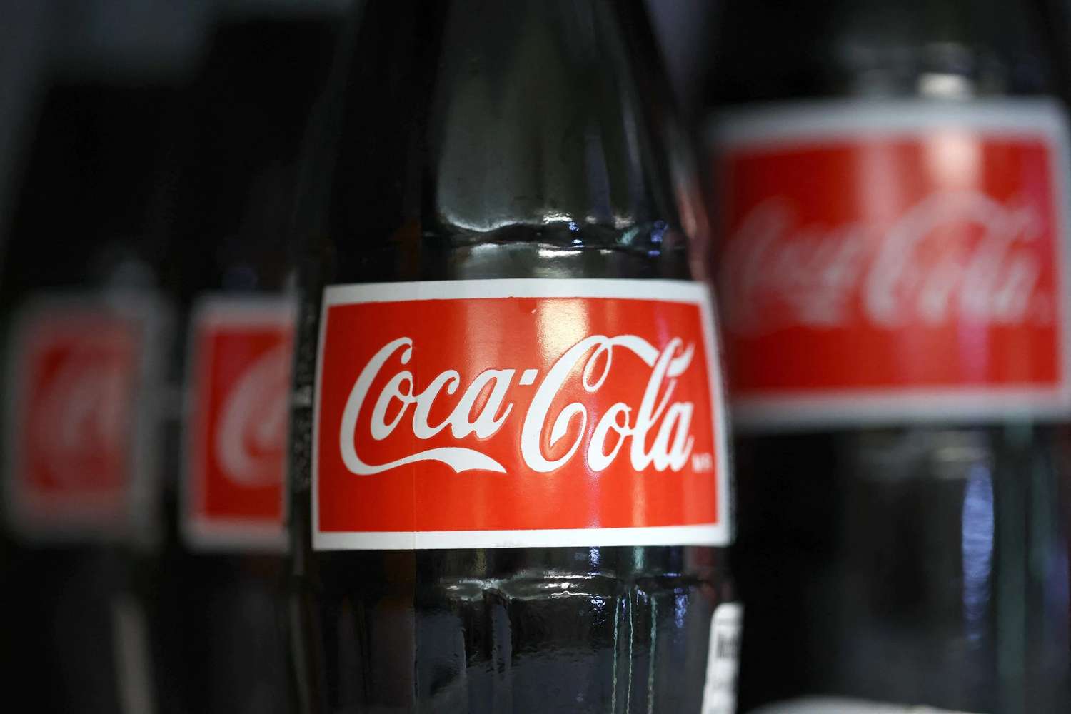 Un argentino encontró la solución para que la Coca Cola no pierda gas