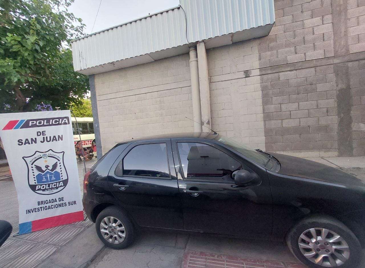 Secuestran un auto robado en Mendoza, el conductor dijo que lo alquilaba