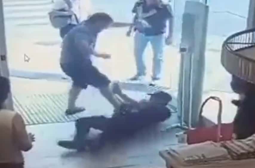 Video: el salvaje ataque de un hombre a una mujer policía