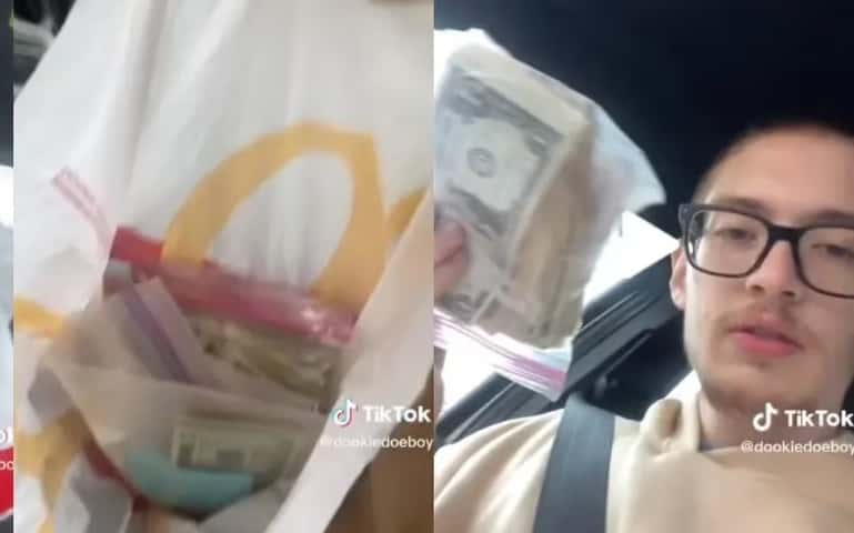 El joven muestra la bolsa con dólares que le dieron por error.