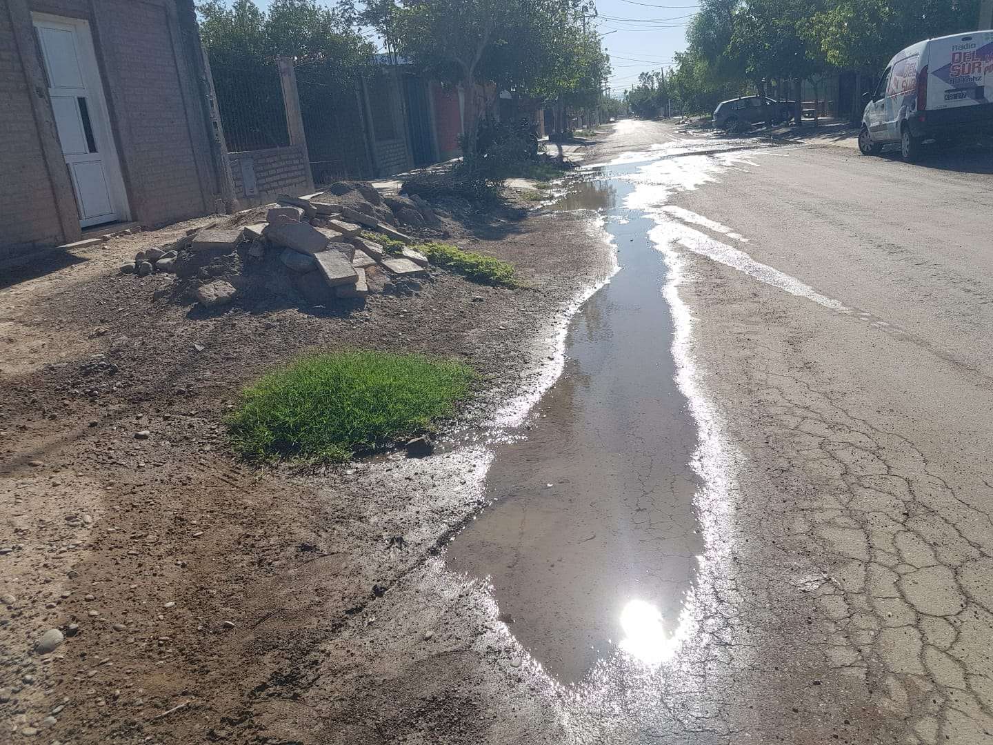 Vecinos del Barrio Bella Vista reclaman pérdidas de agua