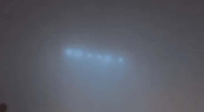 Impactante OVNI multilumínico intentó camuflarse en la niebla