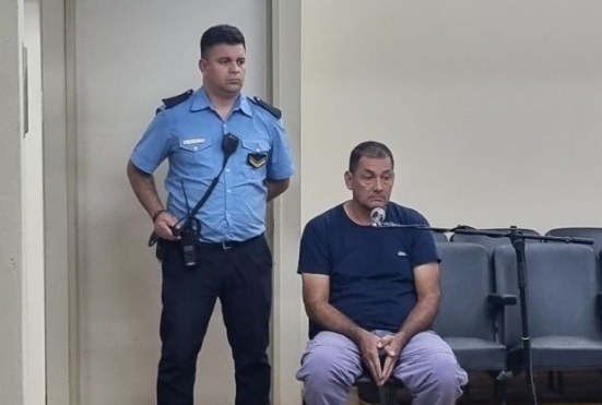 El camionero que atropelló y mató a la joven mamá se presentó ante el juez.