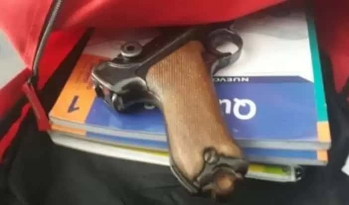 Estudiante de un colegio católico llevó un arma calibre 38 en la mochila