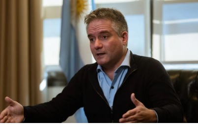 El Ministro de seguridad dio un paso al costado.