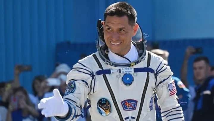 Frank Rubio, el astronauta que aún no puede regresar a la Tierra.