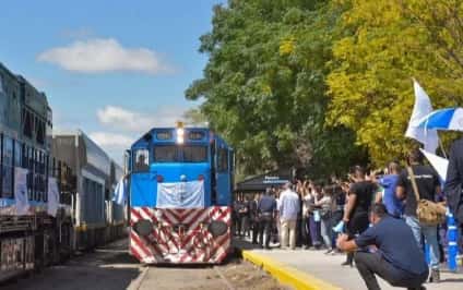 Salió el primer tren de pasajeros desde Mendoza a Buenos Aires.