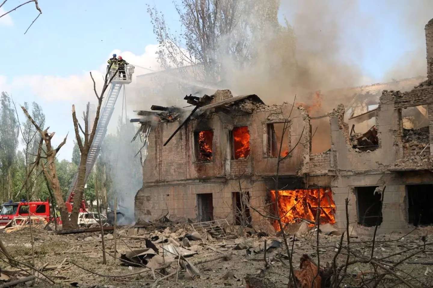 Rusia bombardeó una clínica en Ucrania y mató a dos personas