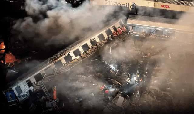 120 fallecidos y 850 heridos en un choque fatal entre dos trenes