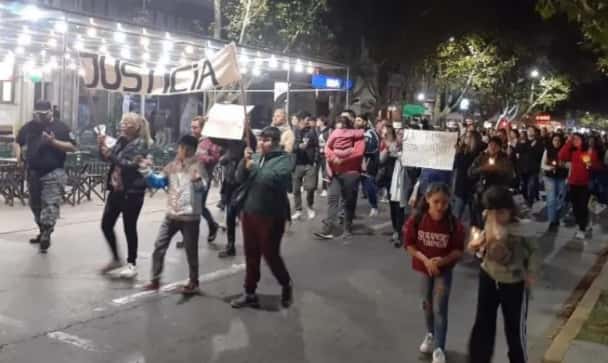 Marcha: padres de alumnos del colegio Luján pidieron "justicia"