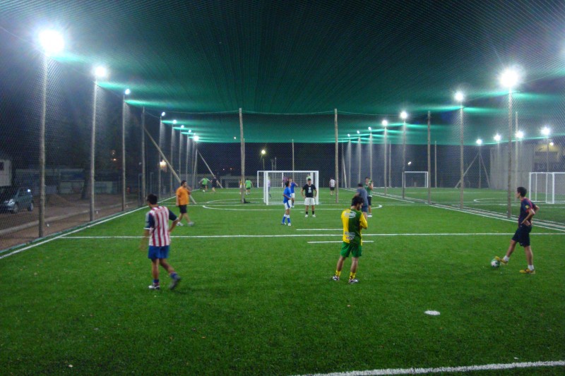Mujer estadounidense aconsejó no salir con argentinos "prefieren el fútbol"