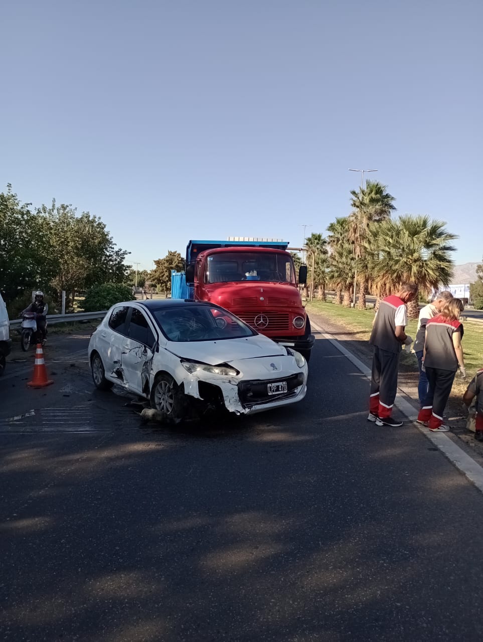 No se reportaron heridos después de que un automóvil desocupado se